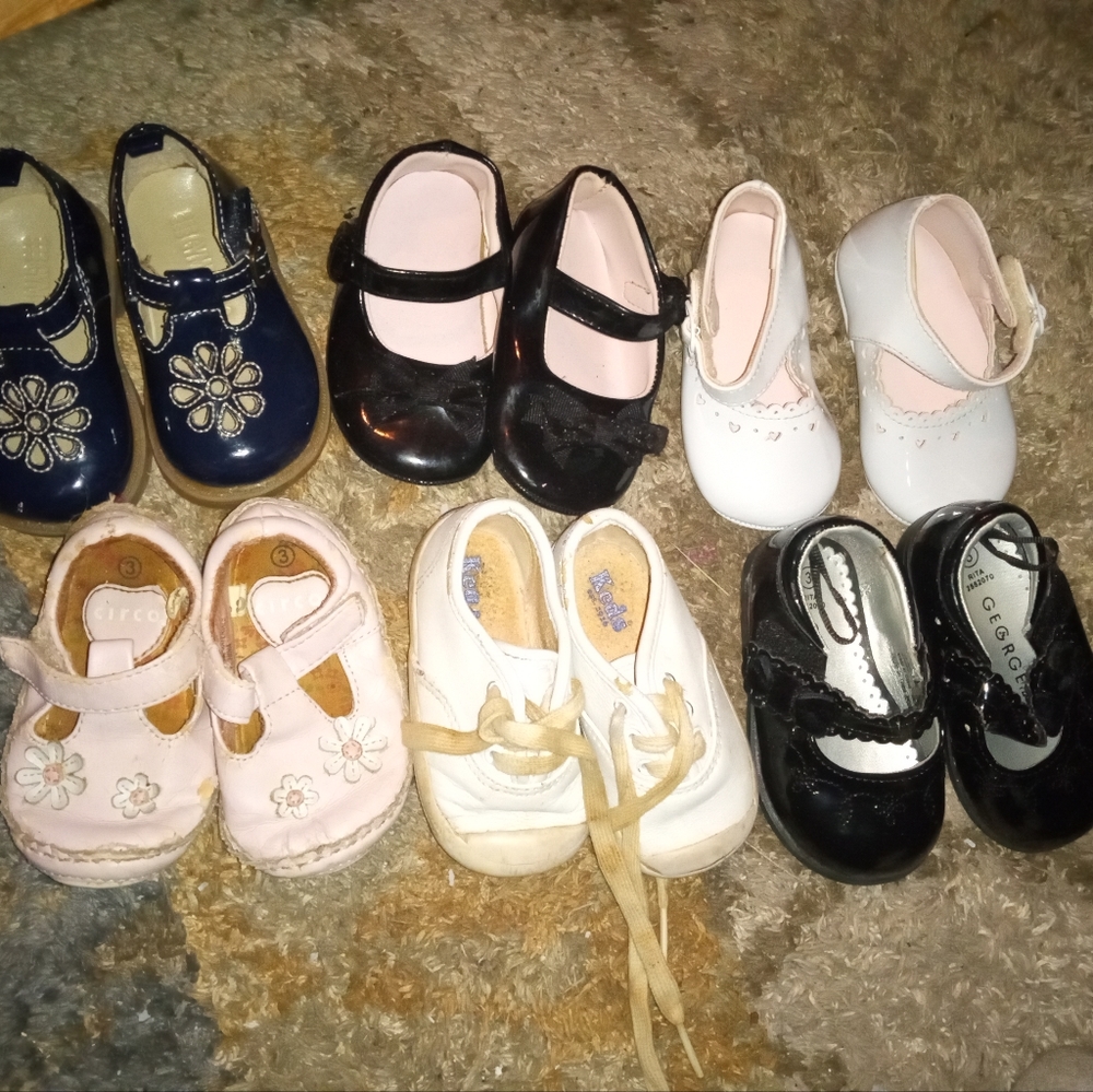 6 pairs of baby girl shoes
